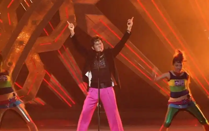 【高清ts档】郭富城 - 动起来 20021009 cctvhd纪念中日邦交正常化30