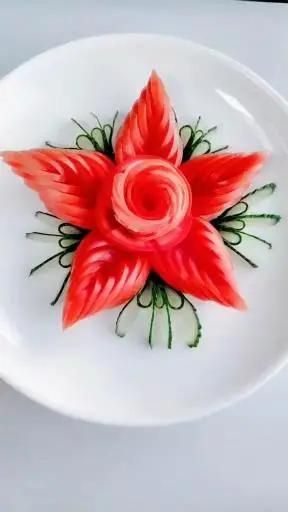 西红柿简单摆盘切法