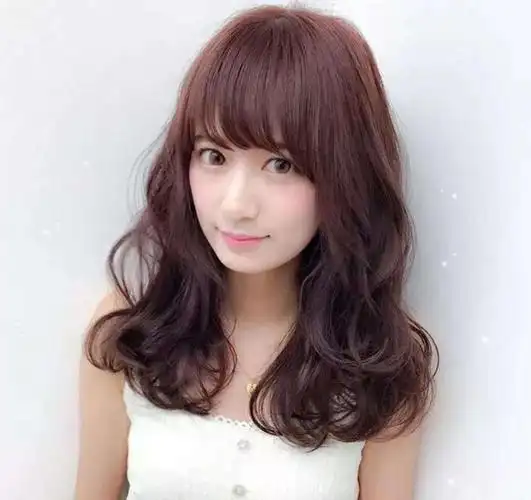 天生头发厚重的女生适合烫发吗如果可以适合哪种类型的发型