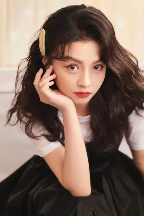 春夏作为惊人首作推介人出席first青年电影盛典见证电影新力量