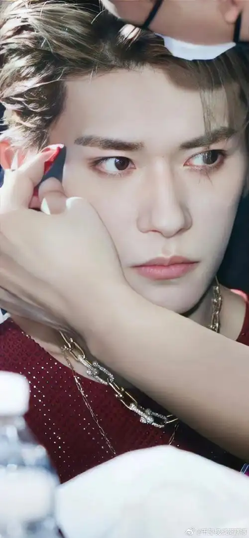 易烊千玺#每日幸福 1!收藏起来当壁纸!