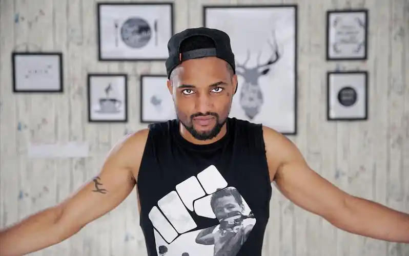 都说rap是黑人的种族天赋如果中国人全民rap会怎么样