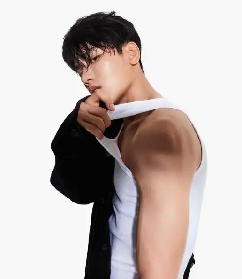 王子异肌肉线条