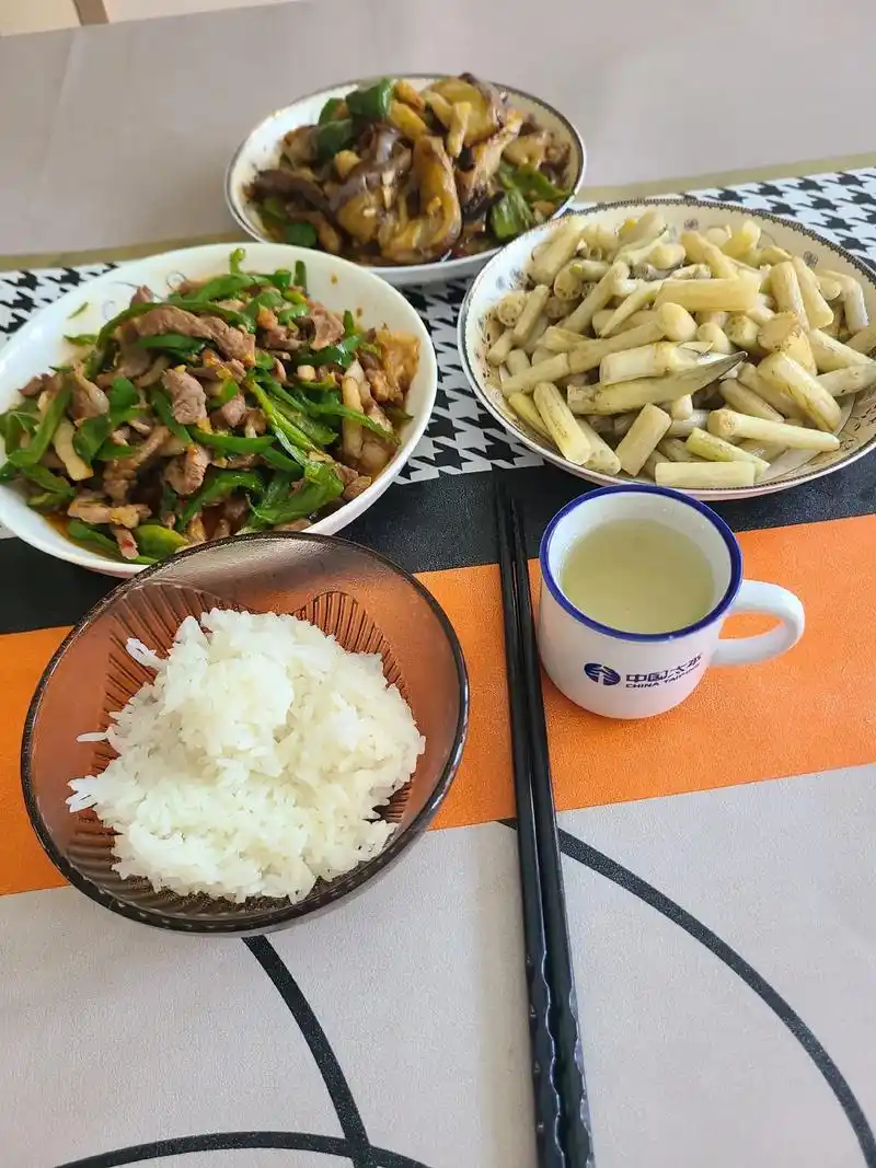 一个人的午餐[偷笑]#生活随拍记录美好瞬间 习惯了自己动手下 - 抖音