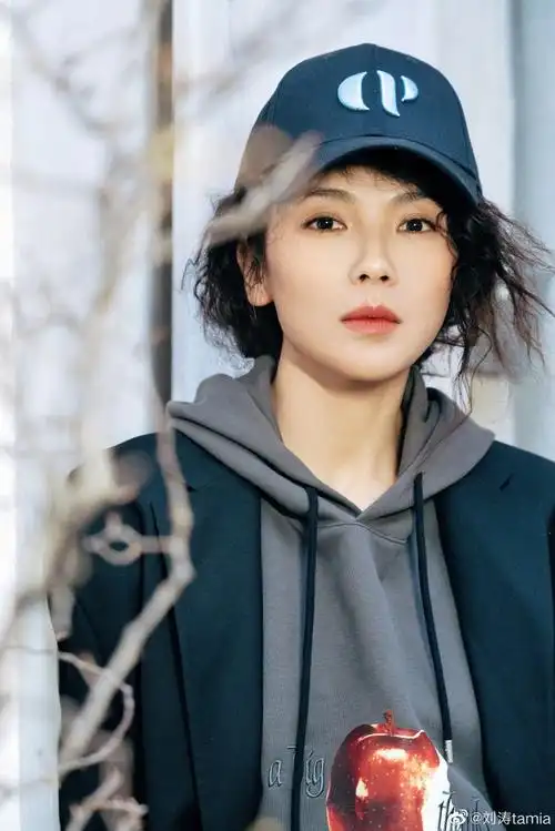 45岁刘涛被质疑整容,网友直呼认不出,像换了一张脸越活越年轻