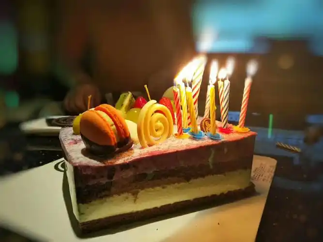 柔柔的音乐,甜甜的蛋糕,浓浓的情意,真真的问候,全都送给你,祝你生日