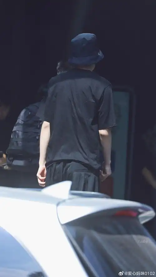 酷boy的背影#蔡徐坤