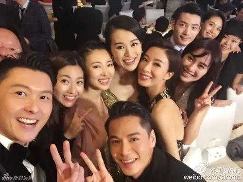 组图:胡杏儿婚礼变装露美胸 群星合影胜tvb台庆_高清图集_新浪网