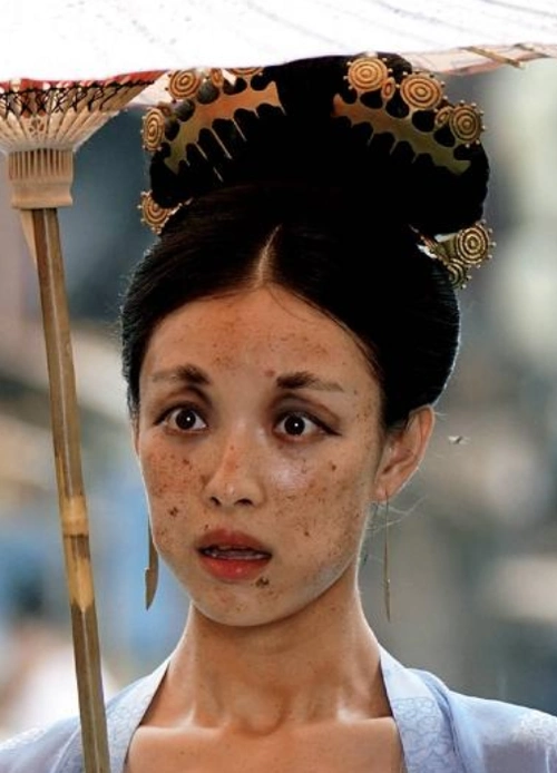 原创女星扮丑差别大鞠婧祎妆容精致高圆圆毁掉美貌