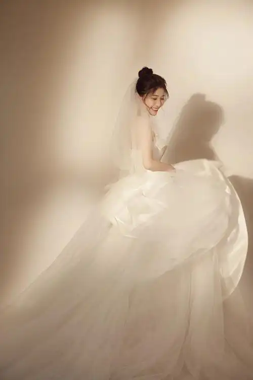 深圳婚纱照 深圳婚纱摄影···纯粹简约78衬托高级黑,白,灰三色