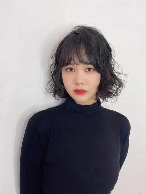 超好看的短发法式羊毛卷