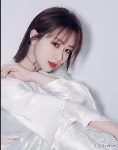 杨紫,为什么能拿到如此多大爆的演艺资源?
