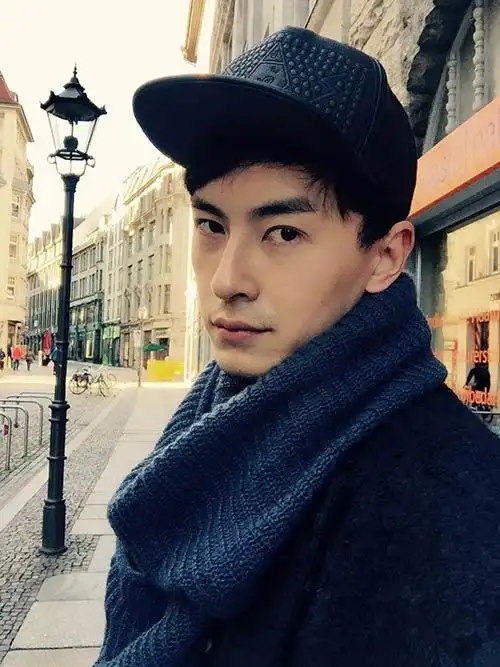 今天,郑元畅本人发布了一条微博,证实了网有的猜测,确凿了自己就是