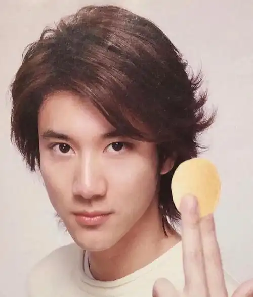 44岁的王力宏晒出新照差点认不出来