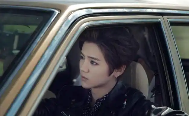 "顶流"鹿晗:时代离你而去的时候,是不会打招呼的|exo|关晓彤|娱乐圈