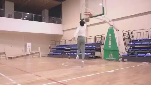 刘耀文打篮球女友视角看校草男朋友打篮球