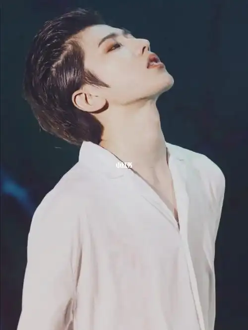 这个侧颜绝了60get到蔡徐坤的颜值了