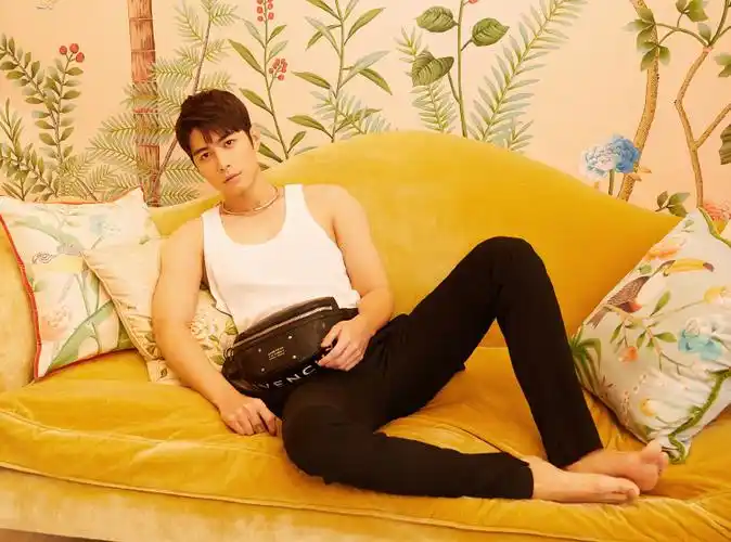 简介:陈学冬阳光帅气写真图片,分享一组陈学冬图片给大家,图中的明星