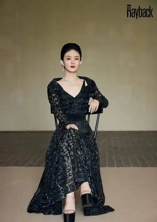 赵丽颖一黑一白两套礼服上演极致诱惑_造型_杨颖_连衣裙