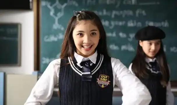 《舞法天女》的安真真,00后中澳混血儿,曾演过迪丽热巴的妹妹