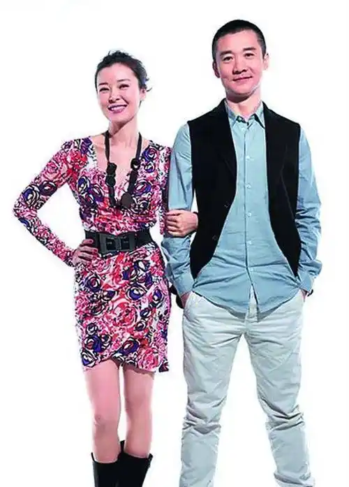 妻子,为娶25岁娇妻甘愿净身出户,今51岁仍孤身一人_黄志忠_何音_事业