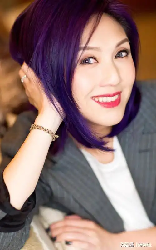 杨千嬅丈夫丁子高娶大5岁明星妻子因她产后抑郁急得脱发