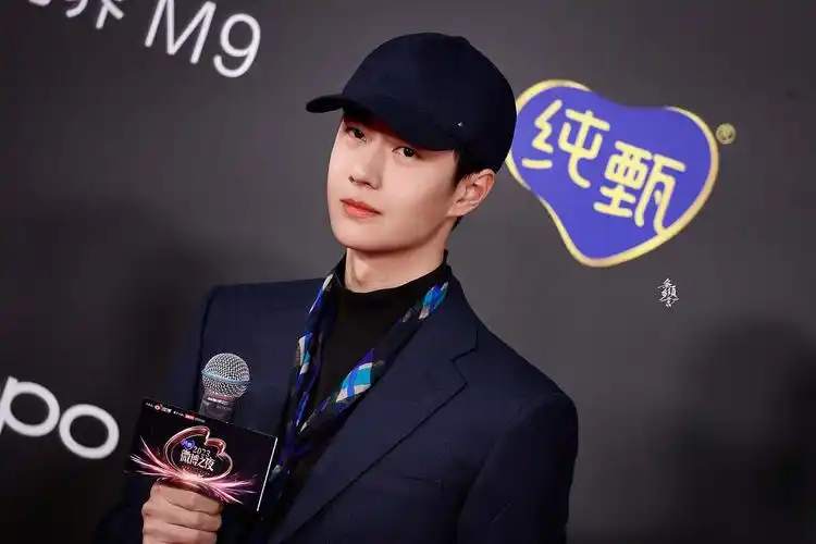 哇王一博昨天神图出圈恭喜帅哥两次刷新电影奖履历