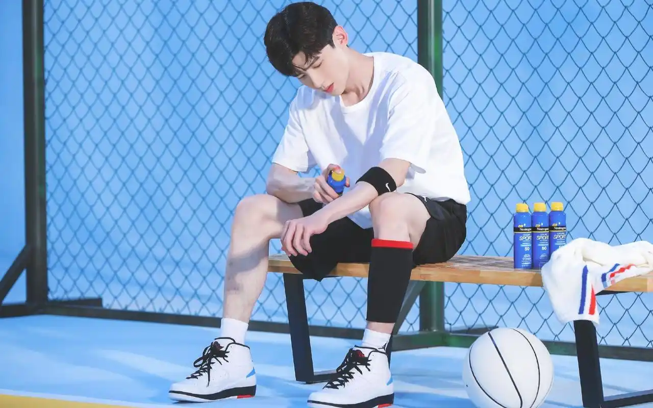 【白敬亭】篮球和他 |假装在现场看白敬亭打球_哔哩哔哩 (゜-゜)つロ