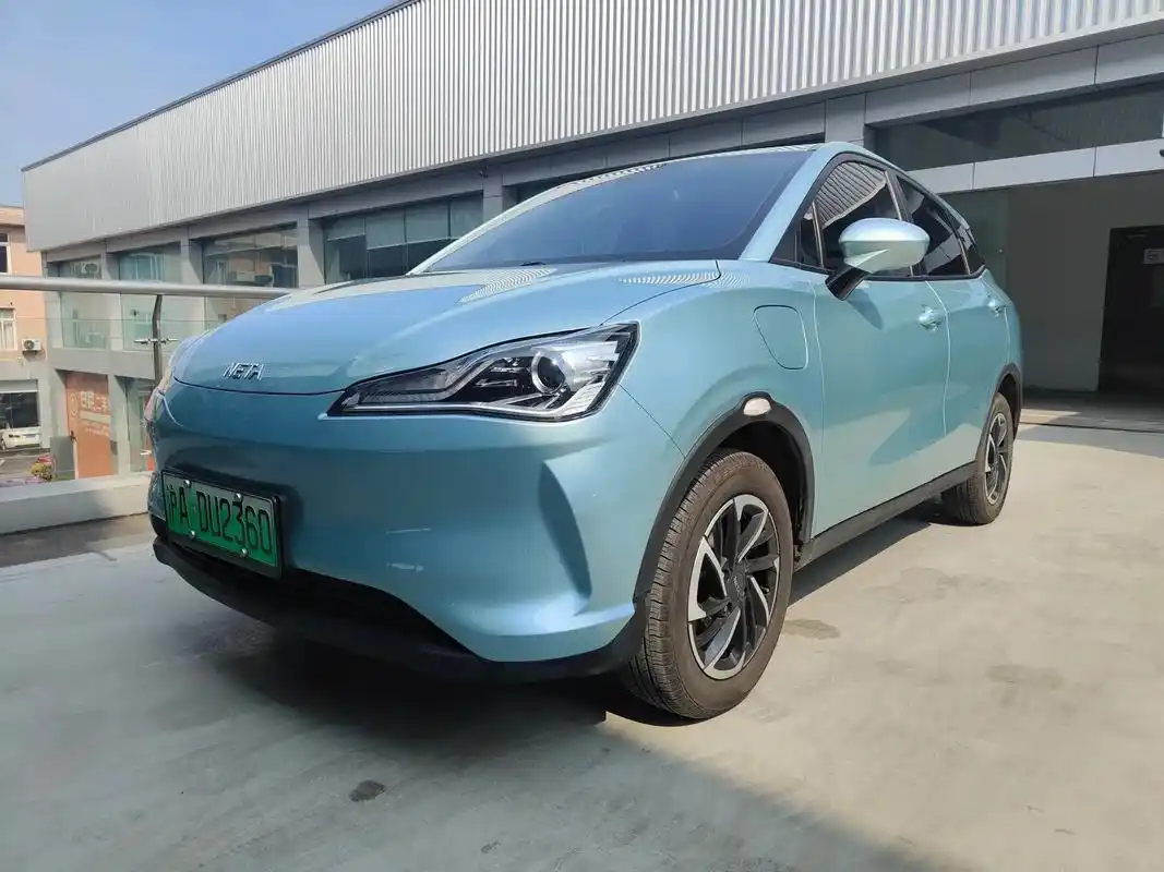 哪吒汽车 哪吒v 2021款 长续航娱乐