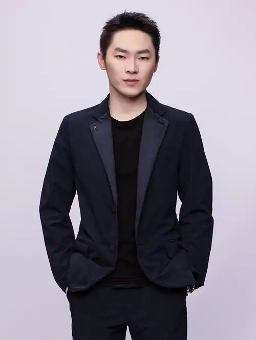 梁博经纪公司经纪人|梁博代言品牌费用|梁博商务合作|梁博平面肖像