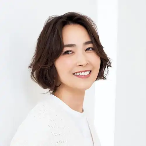 50岁妈妈用发型宠成少女看这16款鲍勃发型显年轻很洋气