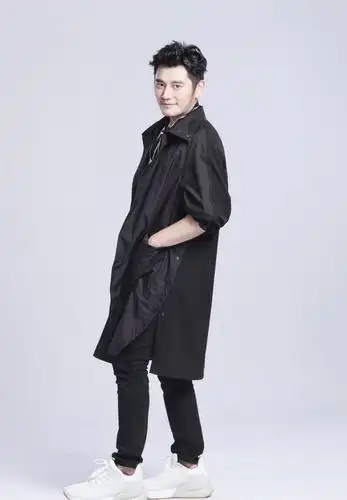 36岁钱枫体重超180斤,发福脸被嘲一眼看不到边,上镜身材滚圆