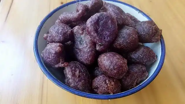 实拍江西农村特色小吃油炸大薯丸子香软酥脆看着就想吃