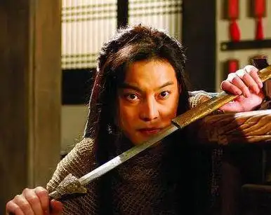 在《武林外传》中,第36集白展堂唱的"手里捧着窝窝头,菜里没有一滴油"