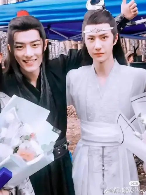 博君一肖超话💚💛❤️#博君一肖#芍药花的寓意是离别,它还有