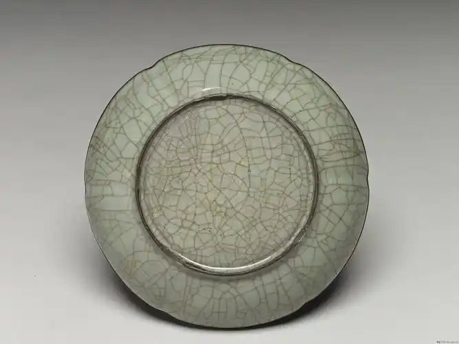 南宋 官窑 青瓷花式洗高4.3公分 口径17.8公分 足径11.