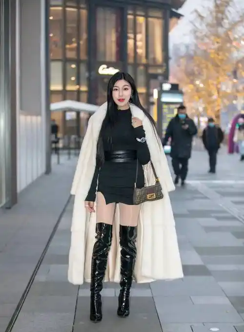 女神节必备!高筒靴点燃女性魅力,让你成为焦点_时尚_整体_节日