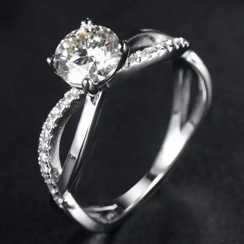 通琳新款亚马逊爆款创意热卖钻戒 s925纯银1克拉莫桑石小蛮腰戒指