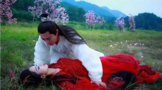 白子画和小骨之死,白子画为花千骨付出了那么多