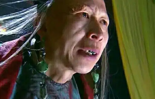 他曾因长得丑在拍戏时吓哭对戏女演员,如今娇妻在怀惹人羡慕_网易订阅