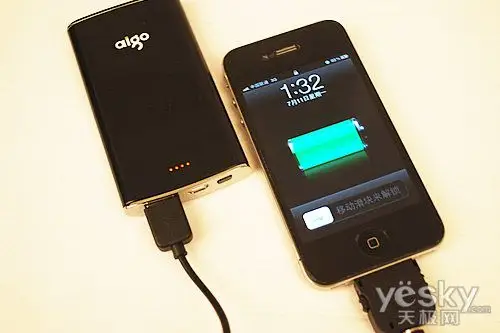 差旅出行必备移动电源 爱国者 pb2500评测_天极网