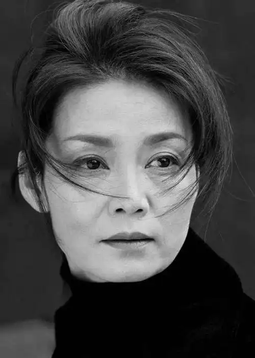 容貌出众60岁却不生孩子的6位女星杨丽萍为了跳舞拿掉孩子