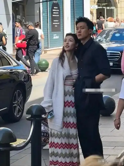 戛纳红毯第六弹:佟丽娅更美了,龚俊清爽,李湘富贵