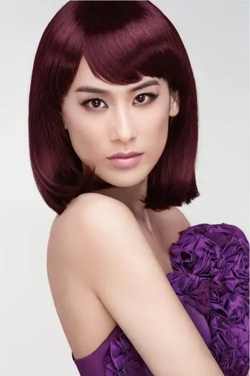 黄圣依烫染产品平面广告