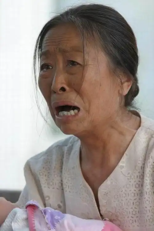 82岁"丑娘"张少华晚年凄凉,网友却说活该,到底怎么回事?