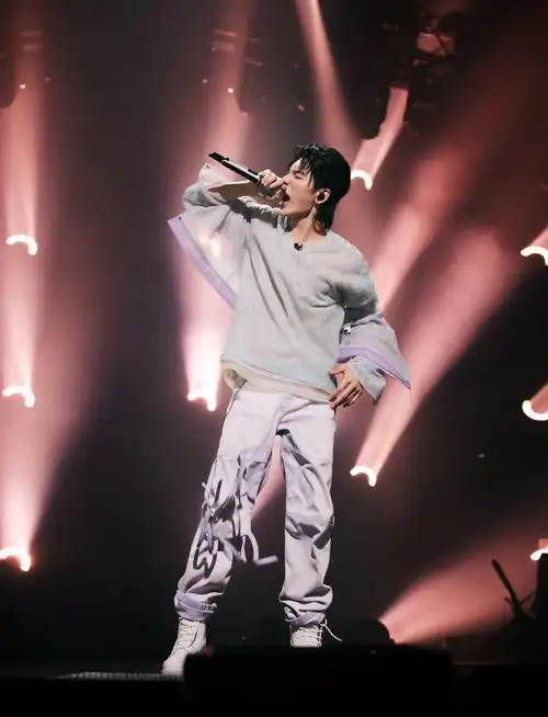 王子异携原创歌曲《stylish》 登《我是唱作人》舞台