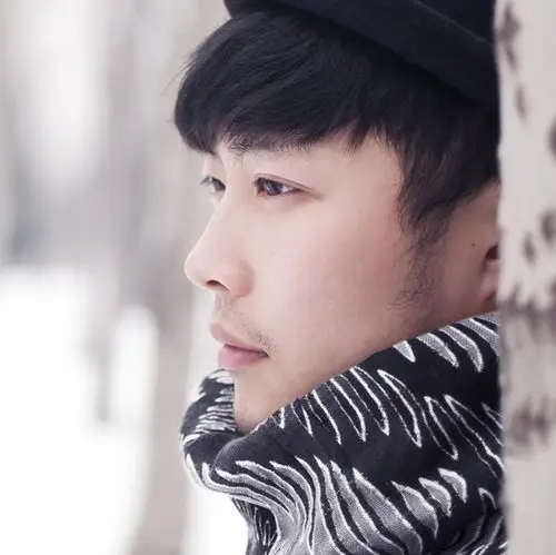 青岛帅哥刘昊霖酷似韩星权相宇参加好声音走红图