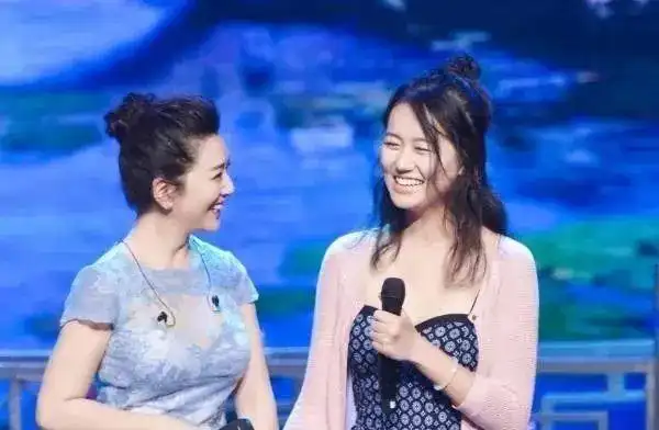 江珊女儿首次露面!母女合唱一首《妈妈的女儿》,感动亿万人!