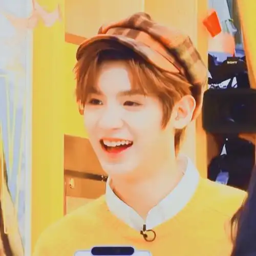 justin黄明昊头像自调