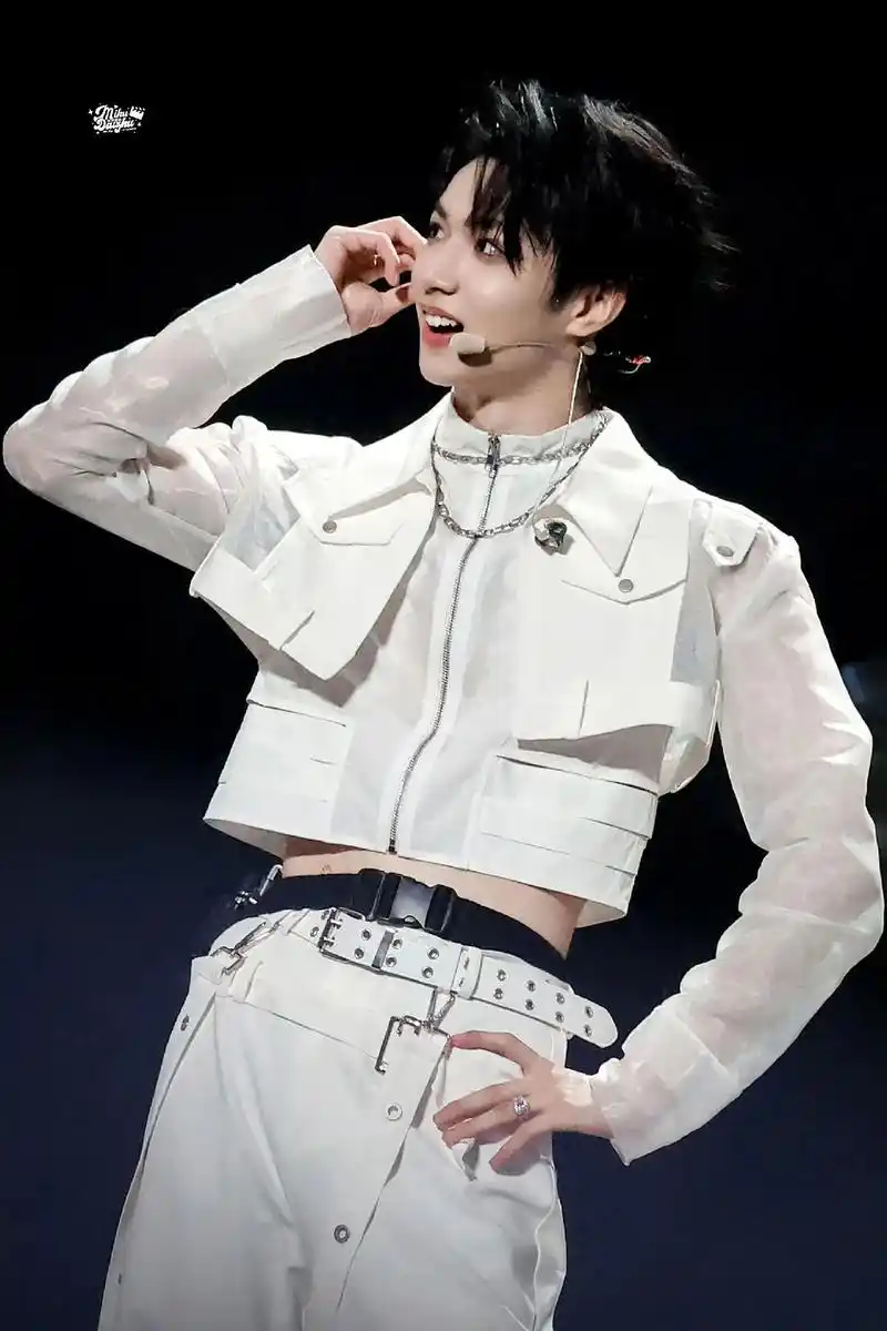 刘耀文 #一眼沦陷 #舞台 #努力去见他 #刘耀文feel - 抖音